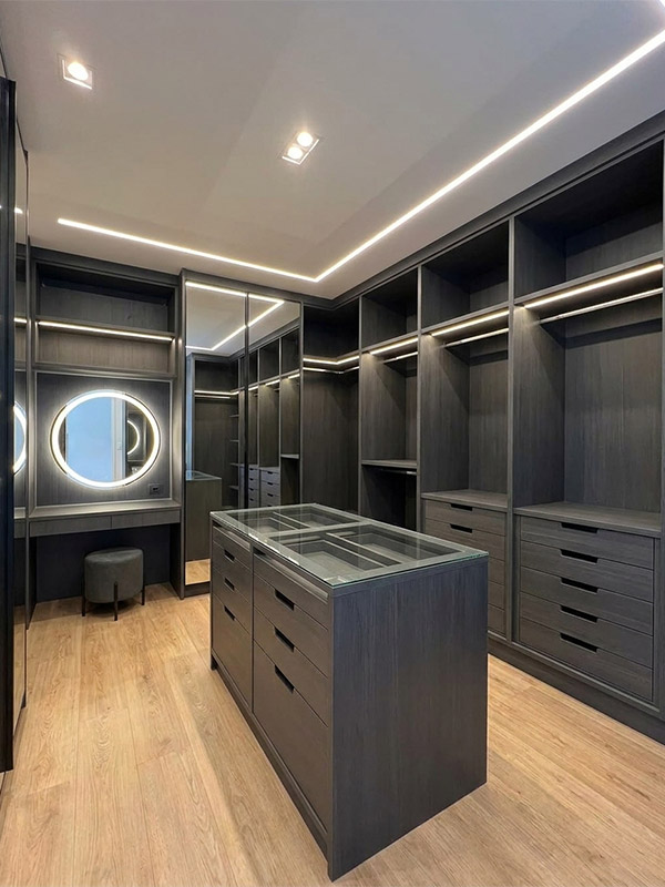 Closet-9